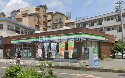 近くにコンビニあり