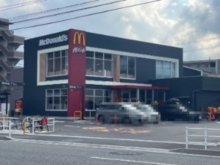 近くの飲食店まで459m（徒歩6分）