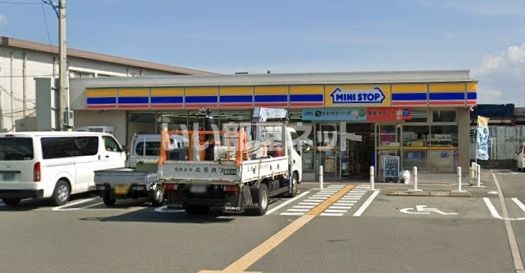 近くのコンビニまで1,726m（徒歩22分）