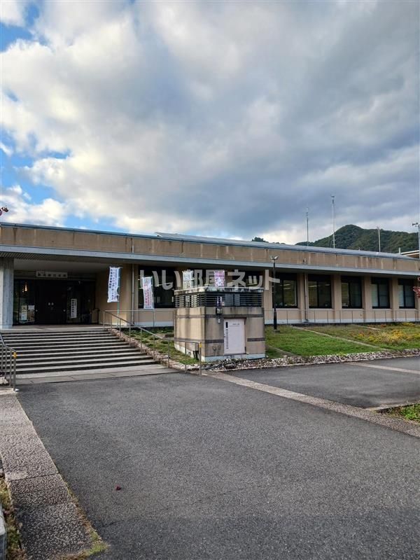 近くのしんぐう総合センターまで1,865m（徒歩24分）