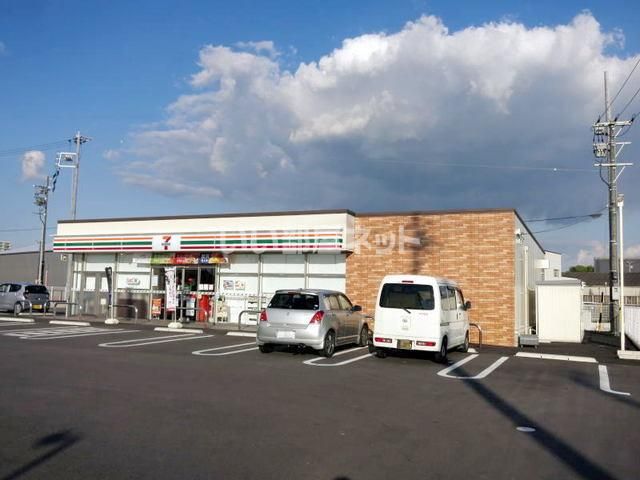 近くのコンビニまで1,099m（徒歩14分）