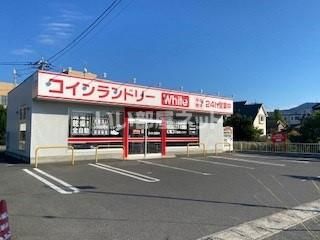 近くのコインランドリーまで999m（徒歩13分）