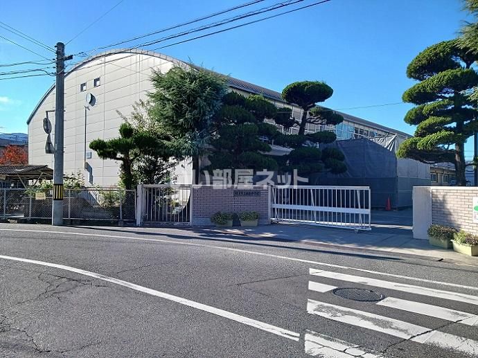 近くの福山市立城南中学校まで21m（徒歩1分）