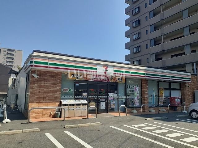 近くのセブンイレブン周南岐山通店まで517m（徒歩7分）