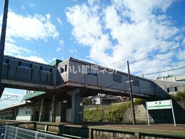 近くの施設まで1,896m（徒歩24分）