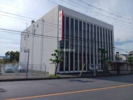 近くの百五銀行上野支店まで976m(徒歩13分)