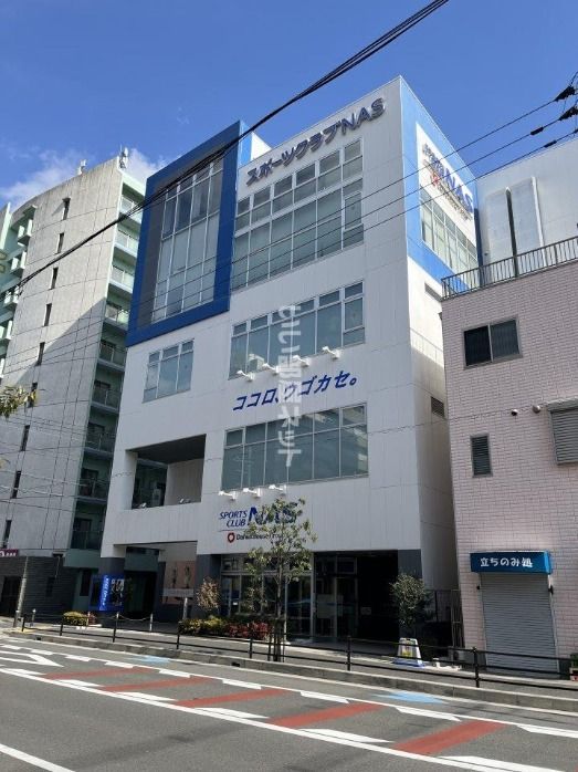 近くの施設まで498m（徒歩7分）