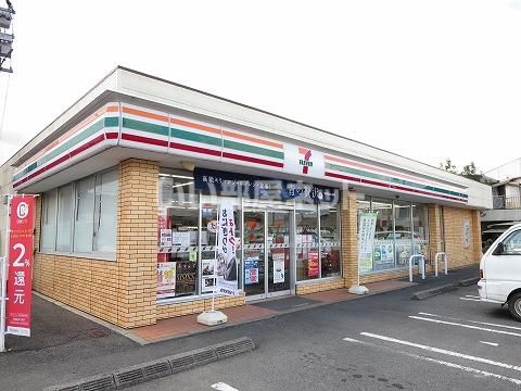 近くのコンビニまで1,201m（徒歩16分）
