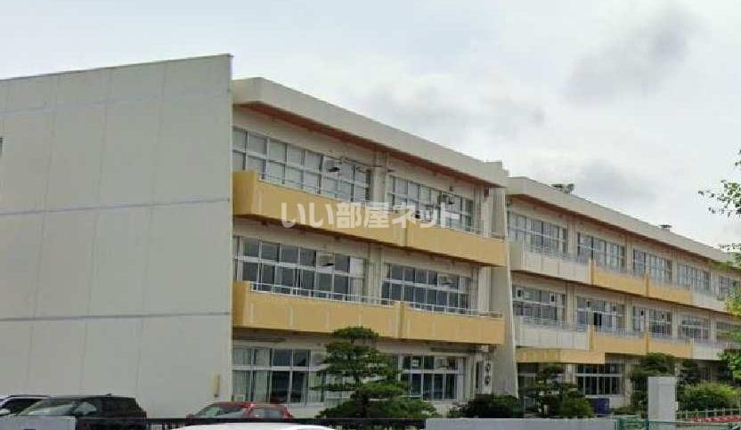 近くの笠間市立宍戸小学校まで209m（徒歩3分）