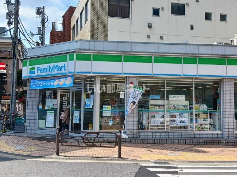 近くのコンビニまで1,332m（徒歩17分）