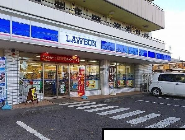 近くのコンビニまで660m（徒歩9分）