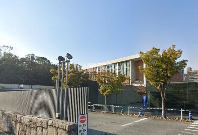 近くの追手門学院大学まで676m(徒歩9分)