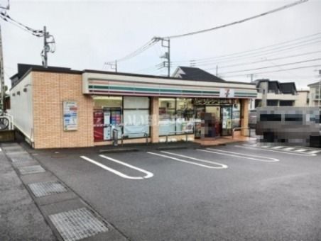 近くのコンビニまで2,942m（徒歩37分）