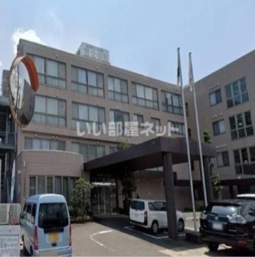 近くの病院まで2,121m（徒歩27分）
