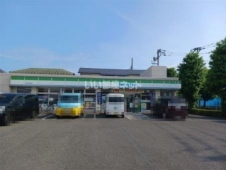 近くのコンビニまで769m（徒歩10分）