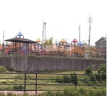 近くの小垣江公園まで390m（徒歩5分）