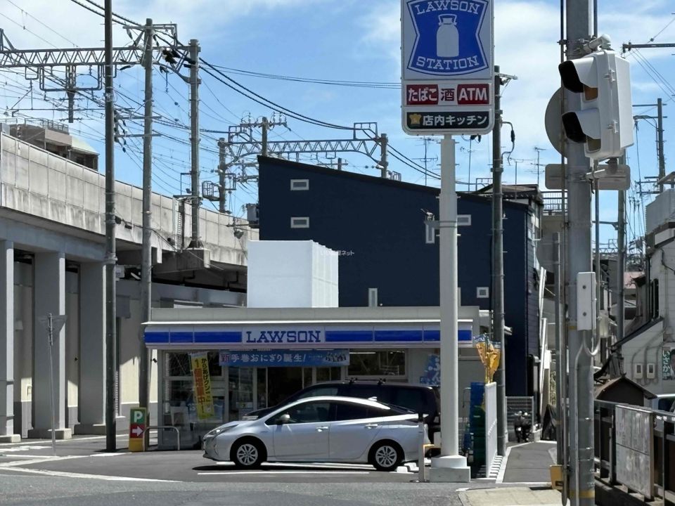 近くのローソン神戸大石東町六丁目店まで339m（徒歩5分）