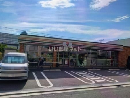 近くのセブン-イレブン 川崎北谷町店まで649m（徒歩9分）