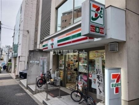 近くのセブンイレブン神宮外苑西店まで160m（徒歩2分）