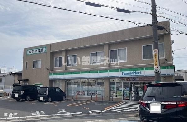 近くにファミリーマート 摂津千里丘二丁目店あり