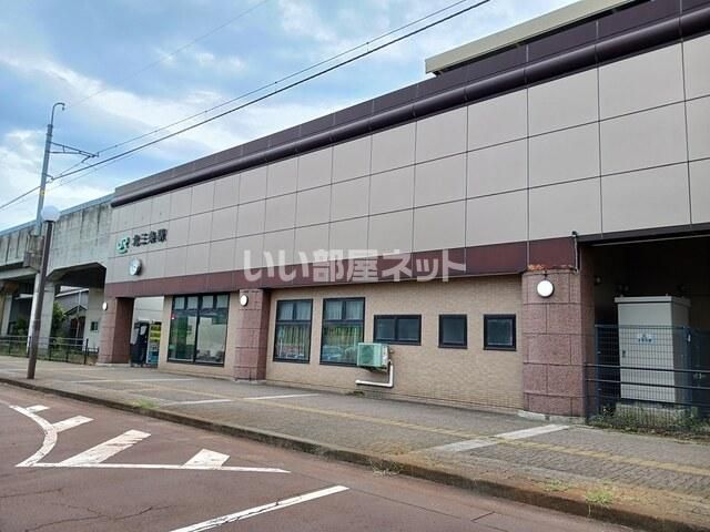 近くの北三条駅まで1,795m(徒歩23分)