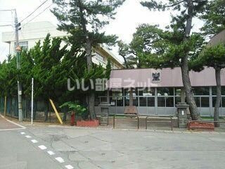 近くのにかほ市立象潟小学校まで1,513m（徒歩19分）