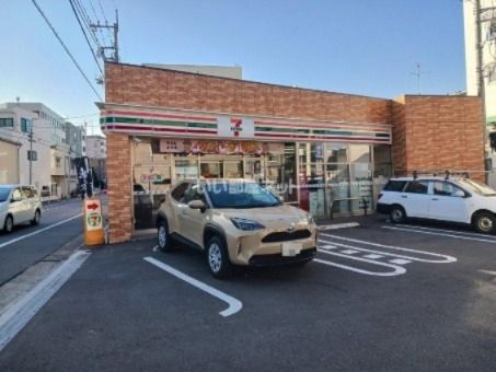 近くのセブンイレブン世田谷奥沢自由通り店まで1,408m（徒歩18分）
