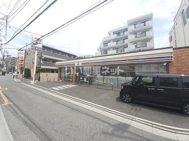 近くのセブンイレブン大宮平和通りまで117m（徒歩2分）