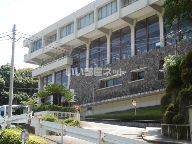 近くの箱根町役場まで1,266m（徒歩16分）