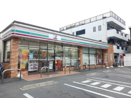 近くのセブンイレブン 名古屋市場木町店まで121m（徒歩2分）