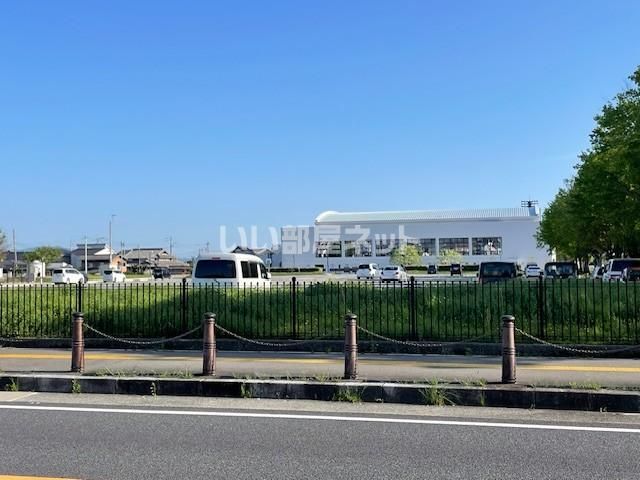 近くの市民公園まで1,448m（徒歩19分）