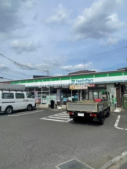 近くのファミリーマート東久留米南町店まで2,300m（徒歩29分）