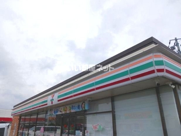 近くのセブンイレブン 稲美国岡店まで351m（徒歩5分）