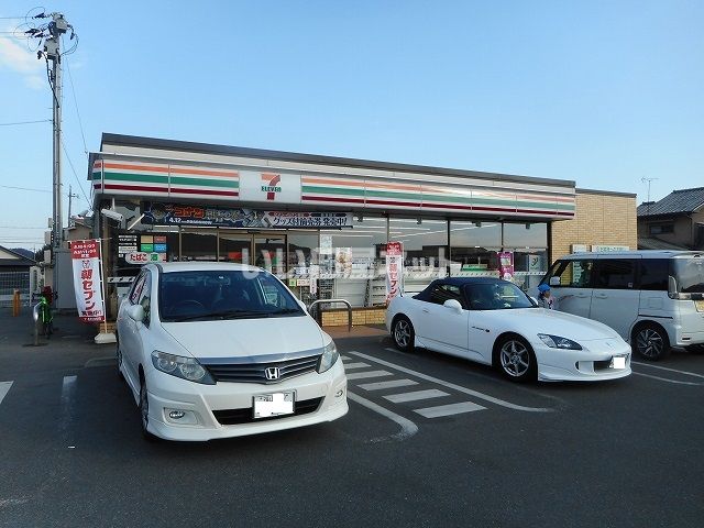 近くのコンビニまで1,551m（徒歩20分）