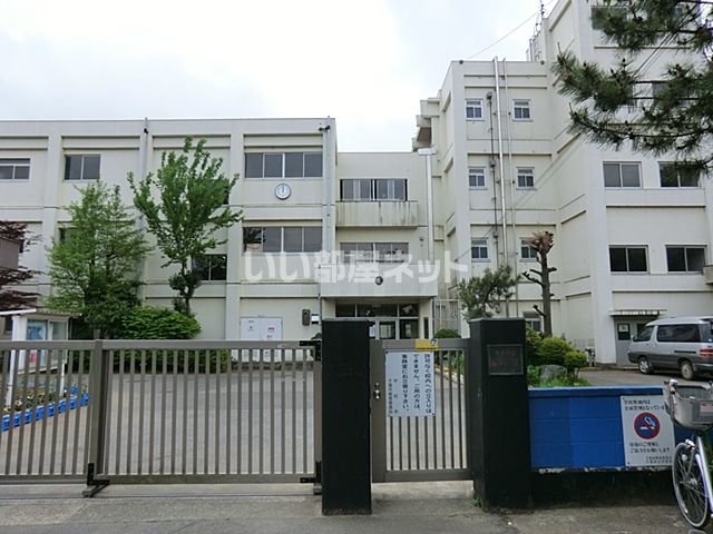 近くの西小中台小学校まで937m(徒歩12分)