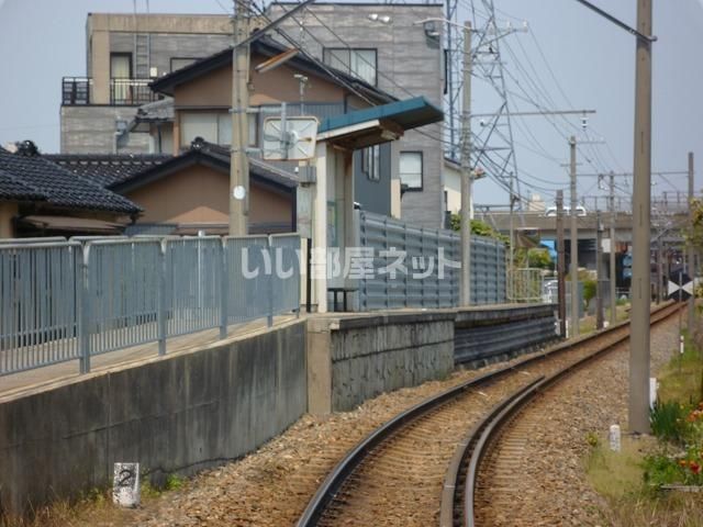 近くの磯部駅まで607m(徒歩8分)