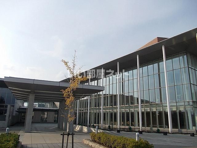 近くの津幡町文化会館シグナスまで1,933m(徒歩25分)