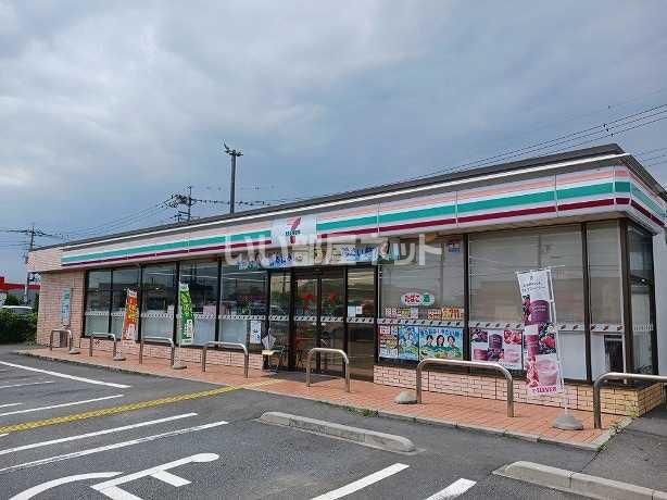 近くのセブンイレブン 熊谷妻沼東1丁目店まで967m（徒歩13分）