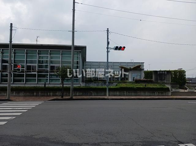 近くの知識の森嵐山町立図書館まで1,318m（徒歩17分）