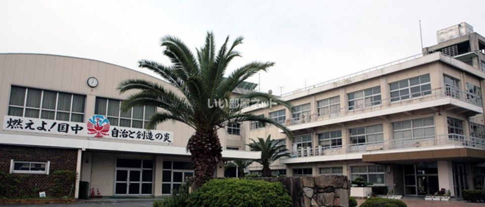 近くの施設まで25m（徒歩1分）