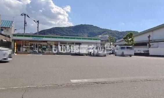 近くのファミリーマート 高松西町店まで1,407m(徒歩18分)