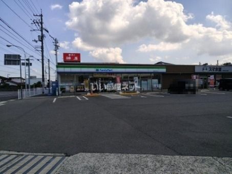 近くのファミリーマート 高松仏生山北店まで571m(徒歩8分)
