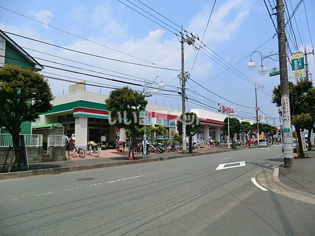 近くのヨークマート 六会店まで171m（徒歩3分）