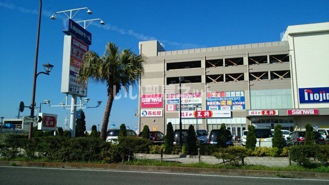 近くのLIVIN(リヴィン) よこすか店まで1,902m(徒歩24分)