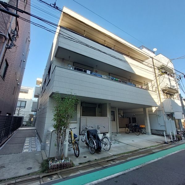 アドーニスの外観画像