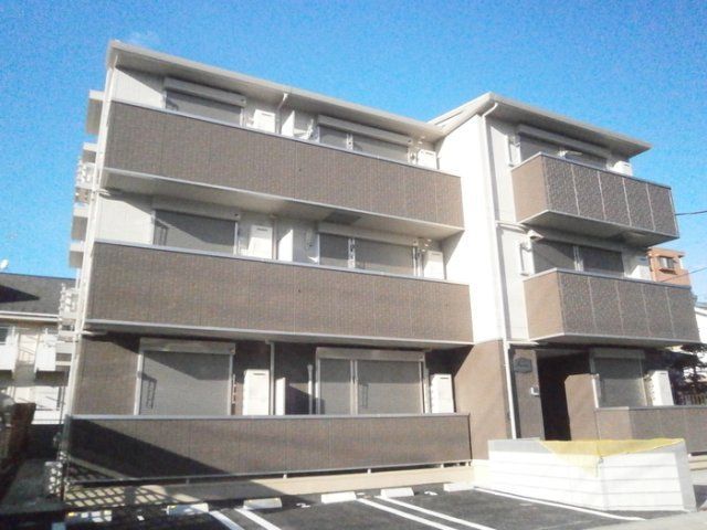 プランドール(高坂)の外観画像