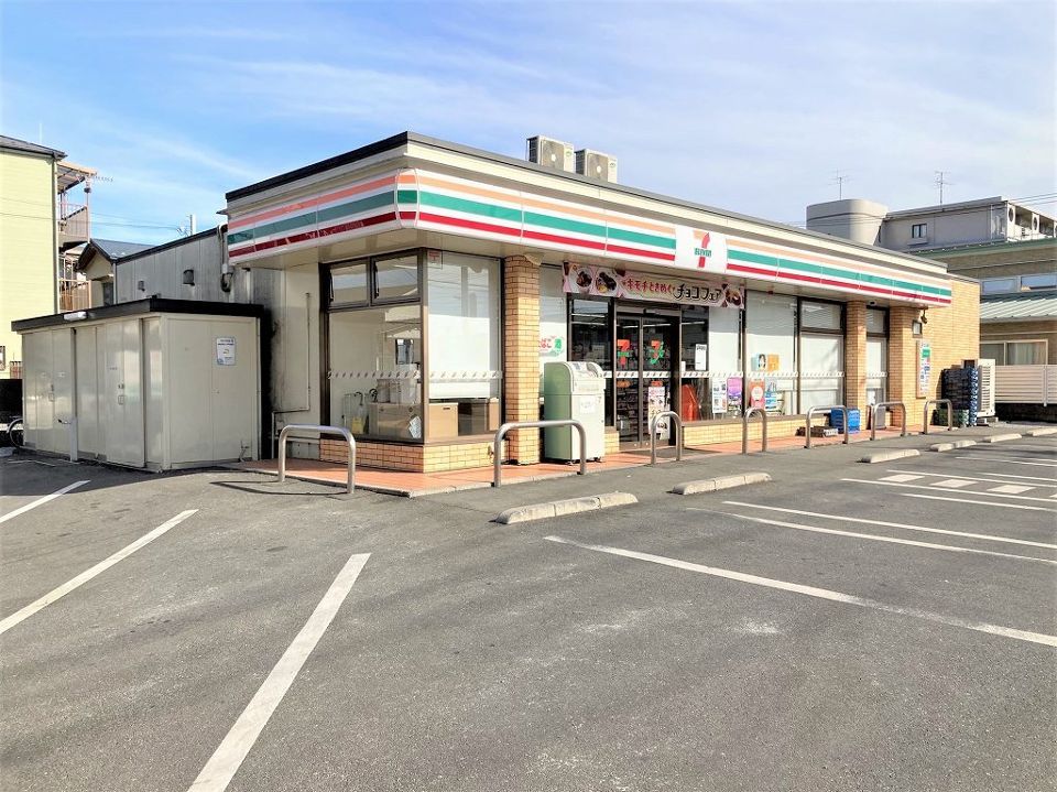 近くに施設あり