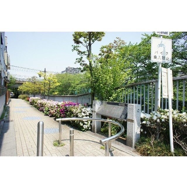 近くに施設あり
