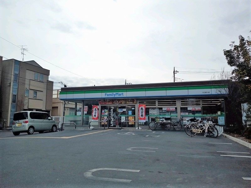 近くに施設あり
