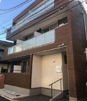 アーモンドアイの外観画像
